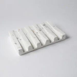 Porte-savon minéral M2 motif terrazzo – Lueur & Mousse