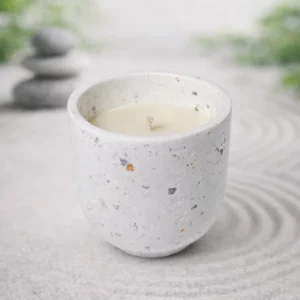 Bougie en pot de ciment de gypse, motif terrazzo – Lueur & Mousse